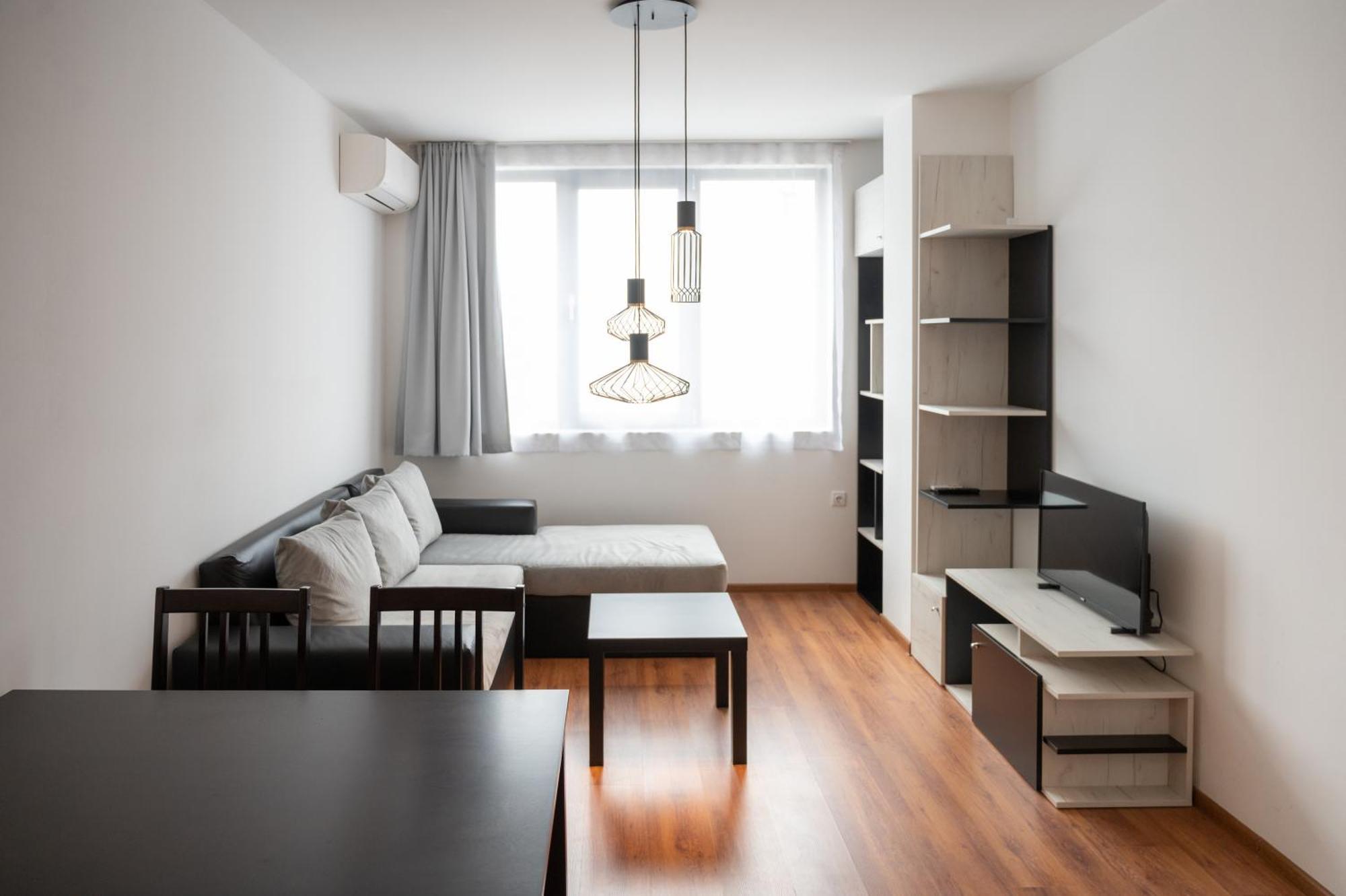 Sunny 1Bdr Apartment Near Center صوفيا المظهر الخارجي الصورة